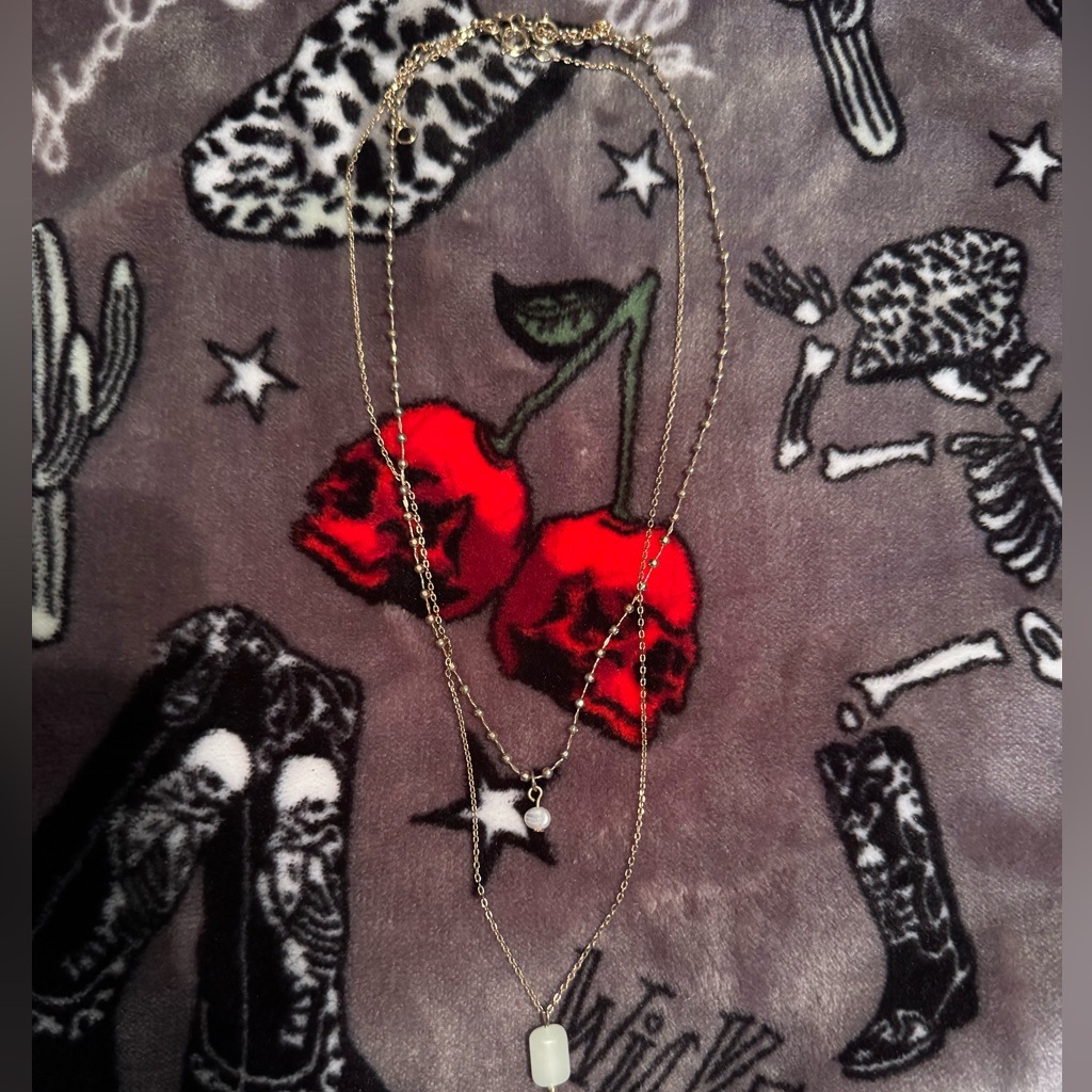 American Eagle Necklace Set 14$